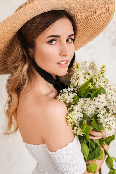 Beautiful Young Woman Bouquet Lilac Flowers Light Background — Stock Photo, Image