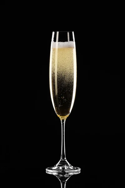 Glas Champagne Mörk Bakgrund — Stockfoto
