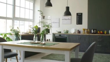 Modern stil mutfağın içi.