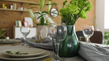 Modern şık yemek salonunun manzarası