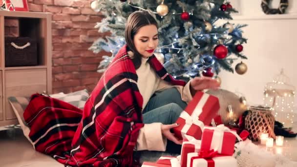Beautiful Young Woman Received Christmas Gifts Home — Stock Video