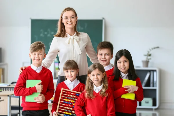 Kinderen Met Wiskundeleraar Tijdens Les Klas — Stockfoto