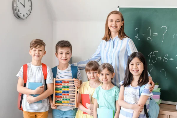 Kinderen Met Wiskundeleraar Tijdens Les Klas — Stockfoto