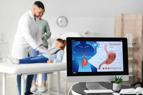 Modern Dator Bordet Kontor Gastroenterolog — Stockfoto