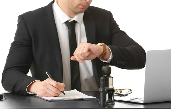 Männlicher Anwalt Arbeitet Mit Dokument Büro — Stockfoto