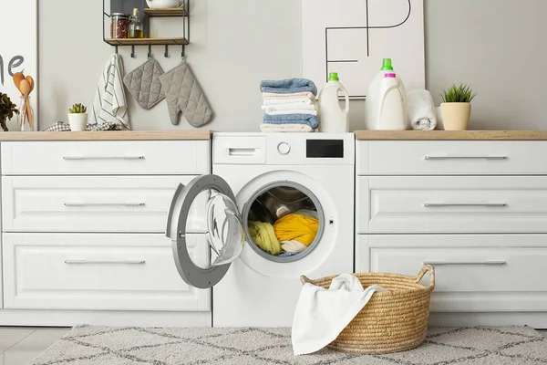 Interior Cozinha Moderna Com Máquina Lavar Roupa — Fotografia de Stock