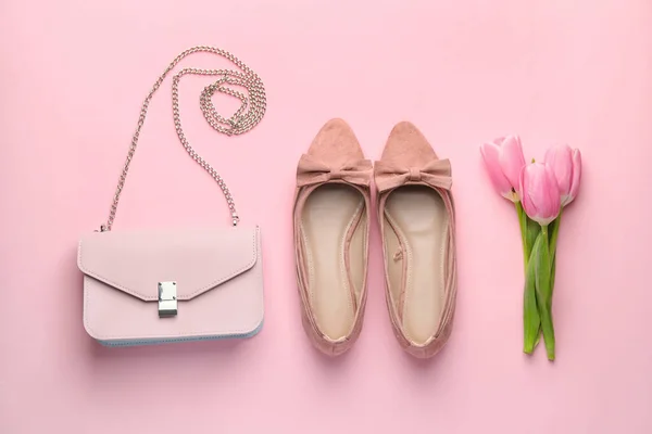 Stylish Bag Female Shoes Flowers Color Background — Stock Photo, Image