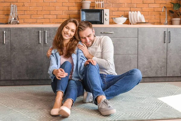 Happy Young Couple Kitchen — Stock Photo, Image