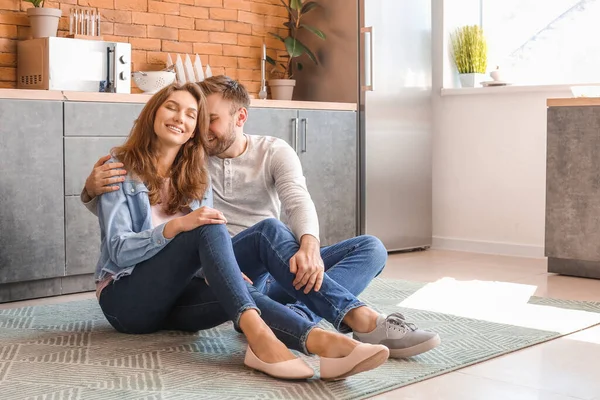 Happy Young Couple Kitchen — Stock Photo, Image