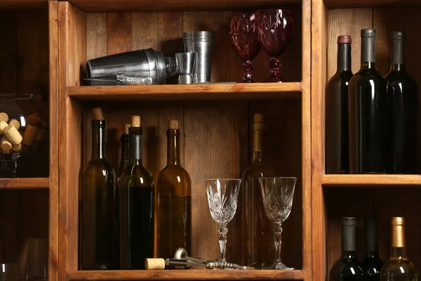 Flessen Wijn Glazen Kelder — Stockfoto