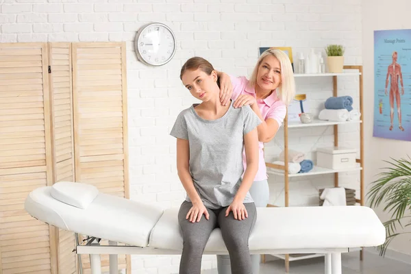 Massage Therapist Working Female Patient Medical Center — Stock Photo, Image