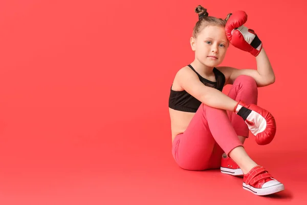 Niña Guantes Boxeo Sobre Fondo Color — Foto de Stock