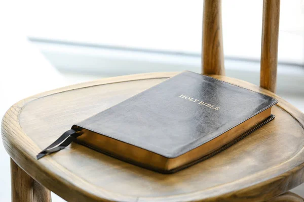 Holy Bible Chair Room — Stock Photo, Image