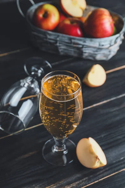 Glass Apple Cider Dark Background — Stock Photo, Image
