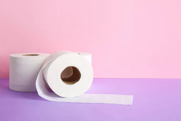 Rullar Toalettpapper Färg Bakgrund — Stockfoto