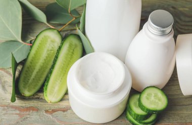 Masada salatalık özlü kozmetik ürünleri