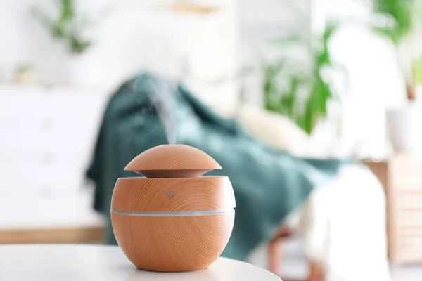 Aromaöldiffusor Auf Dem Tisch Zimmer — Stockfoto