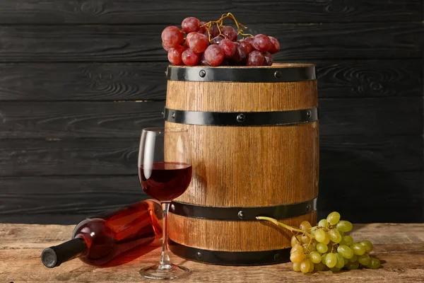 Wooden Barrel Bottle Glass Wine Dark Background — Stock Photo, Image