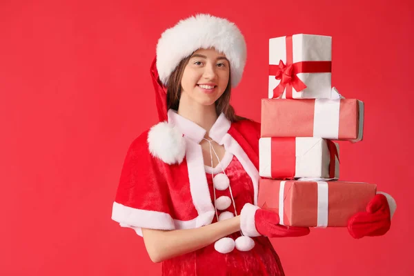 Hermosa Mujer Joven Traje Santa Claus Con Regalos Fondo Color —  Fotos de Stock