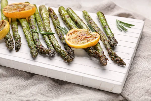 Cooked Asparagus Lemon Board — Stock Photo, Image