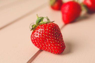 Masada tatlı olgun çilek