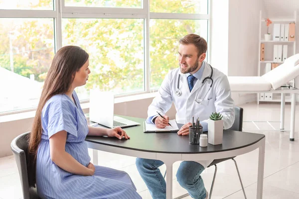 Young Pregnant Woman Visiting Doctor Clinic — Stock Photo, Image