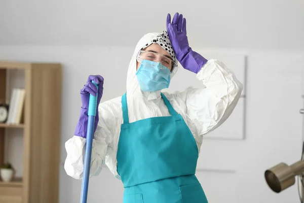 Tired Housewife Protective Costume Cleanup Room — Stock Photo, Image