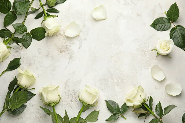 Schöne Weiße Rosen Auf Hellem Hintergrund — Stockfoto