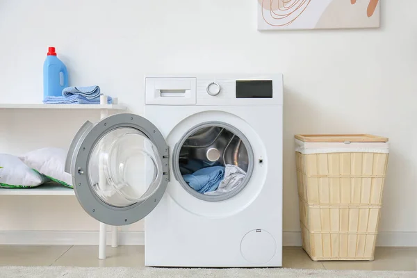 Modern Çamaşır Odasının Içi — Stok fotoğraf
