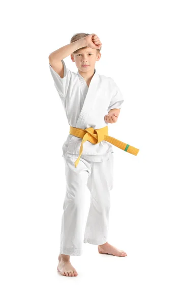 Mały Chłopiec Ćwiczący Karate Białym Tle — Zdjęcie stockowe