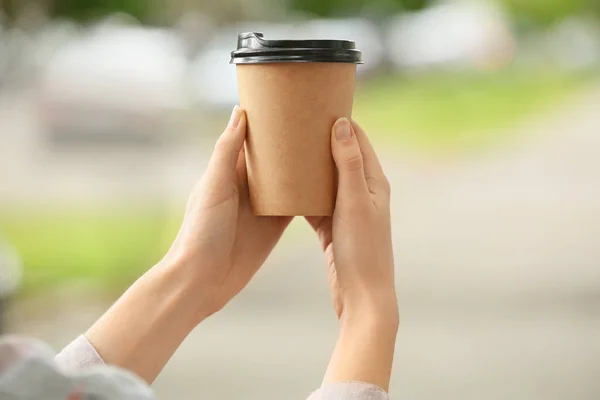 Woman Takeaway Cup Drink Outdoors — Stock Photo, Image