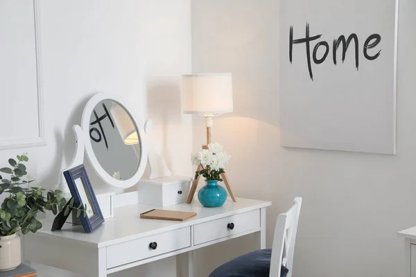 Stylish Dressing Table Glowing Lamp Home — Stock Photo, Image