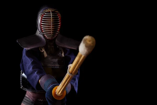 Kendo guerreiro em vestido tradicional — Fotografia de Stock