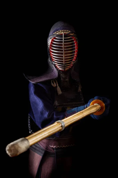 Kendo guerreiro em vestido tradicional — Fotografia de Stock