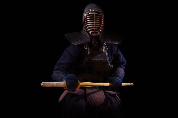 Kendo-Krieger in traditioneller Kleidung — Stockfoto