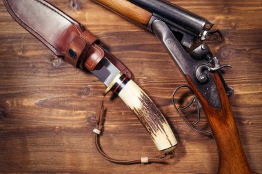 av tüfeği ve bıçak