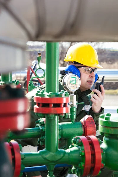 The Oilfield Worker — Stock Photo, Image