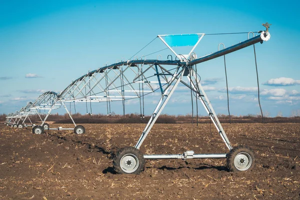 Irrigation system on wheels — Stock Photo, Image