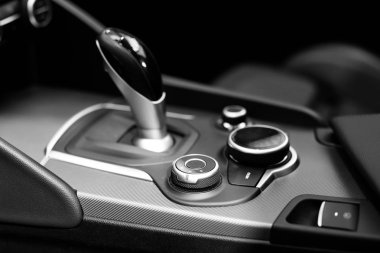 Lüks araba iç modern shift vites