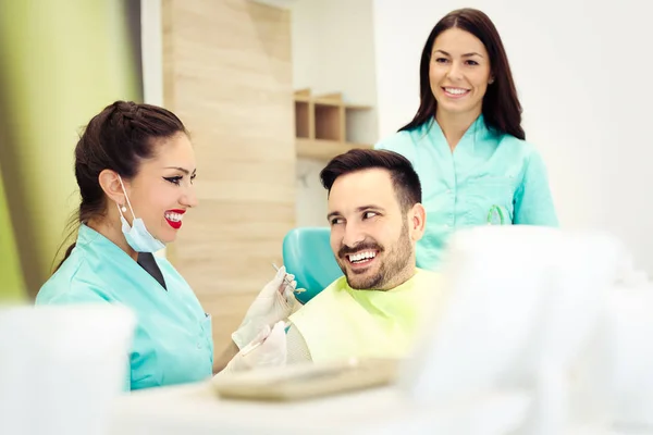 Novo consultório odontológico imagem close-up — Fotografia de Stock