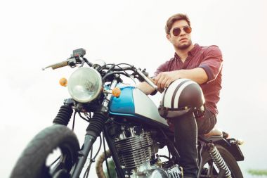 Gün batımı motosiklet binmek resim