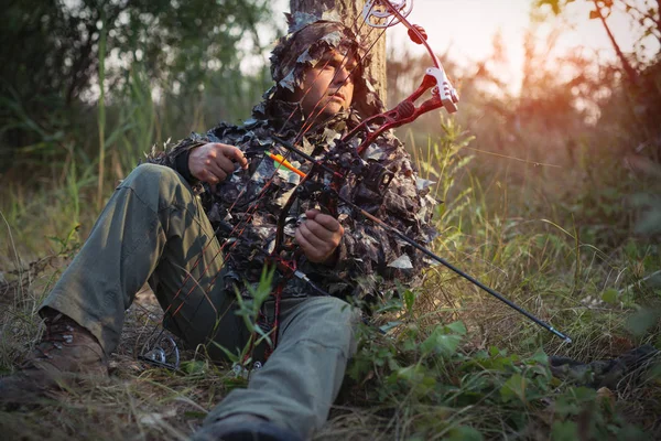 Modern Bow Hunter — Stock Photo, Image