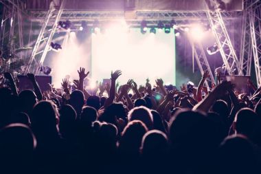 kalabalık bir konser