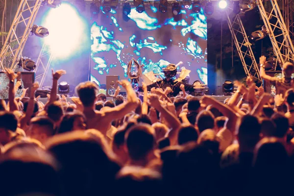 De-focused concert crowd — Stock Photo, Image