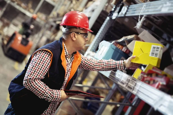 Working hard. Warehouse workers. — Stock Photo, Image