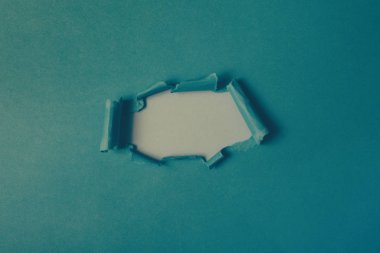 Gazetede bir delik. Kopyalanmış kağıt, kopyalanacak yer.