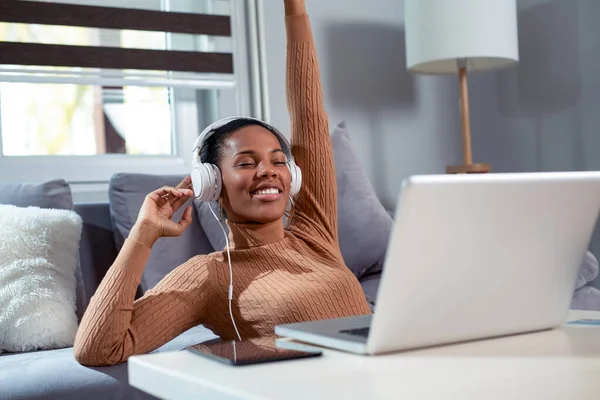 African Woman Relaxing Listening Music — Stock Photo, Image