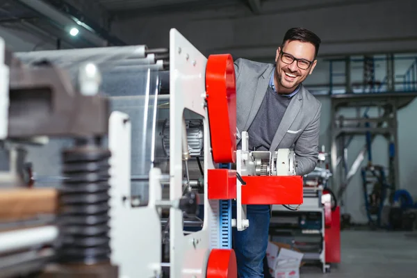 Supervisor Ingenieur Reparatur Moderne Industriemaschine — Stockfoto