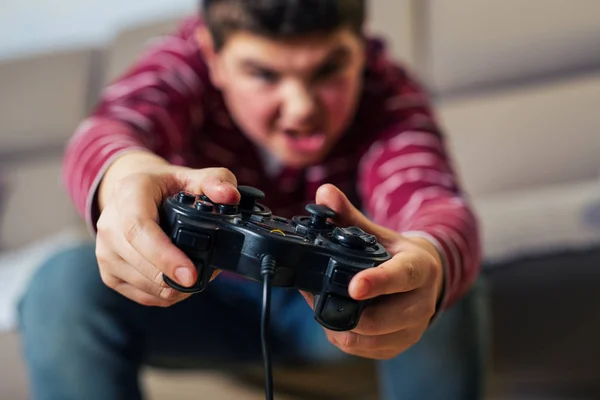 Adolescente Menino Jogar Jogos Vídeo Casa — Fotografia de Stock