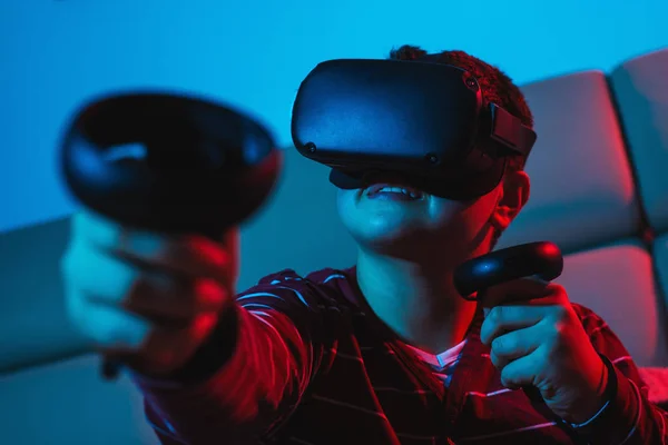 Teenager Boy Using Virtual Reality Headset Goggles Hands Motion Controllers — 스톡 사진